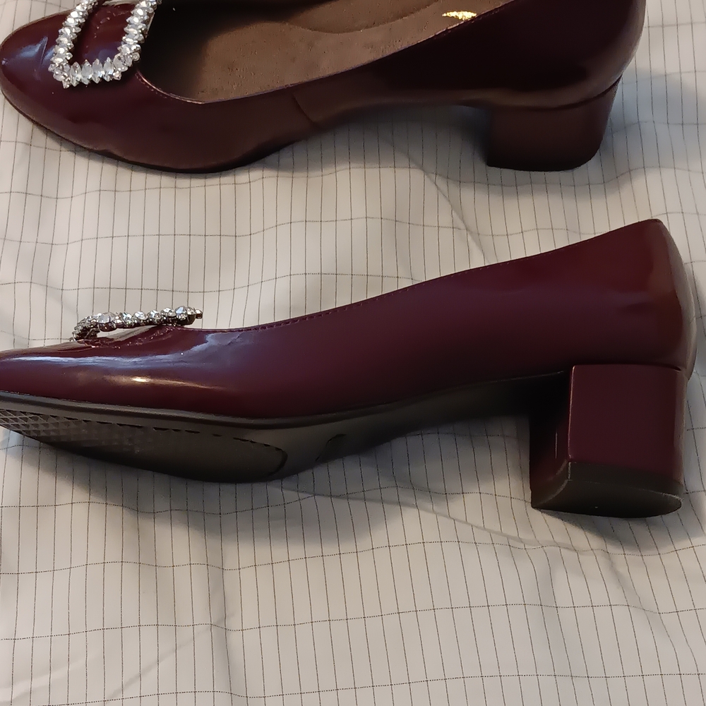 Elegant Burgundy Block Heel Shoes Patent Leather  With Rhinestones